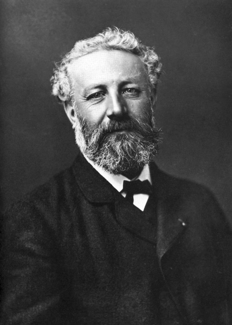 Jules Verne, a tudományos- fantasztikus irodalom atyja több mint hetven regényt írt, bennük említett száznyolc terv és találmány (mint például a tengeralattjáró, űrhajó, telekonferencia) döntő többségét később meg is valósították. Kép forrása: Wikipédia